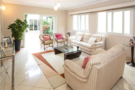 Casa à venda com 4 quartos, 375m² em Granja Julieta, São Paulo