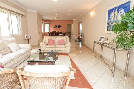 Casa à venda com 4 quartos, 375m² em Granja Julieta, São Paulo