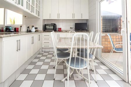 Casa à venda com 4 quartos, 375m² em Granja Julieta, São Paulo