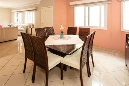 Casa à venda com 4 quartos, 375m² em Granja Julieta, São Paulo