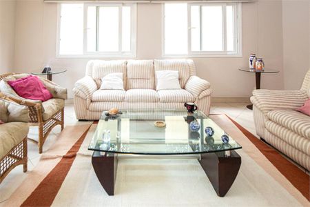 Casa à venda com 4 quartos, 375m² em Granja Julieta, São Paulo