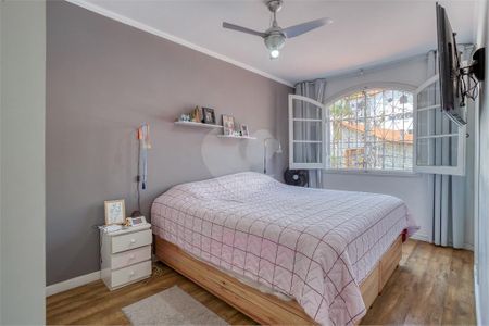Casa à venda com 108m², 4 quartos e 2 vagas