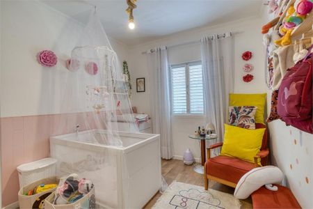 Casa à venda com 108m², 4 quartos e 2 vagas