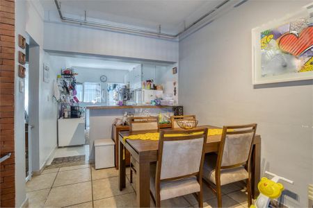 Casa à venda com 108m², 4 quartos e 2 vagas