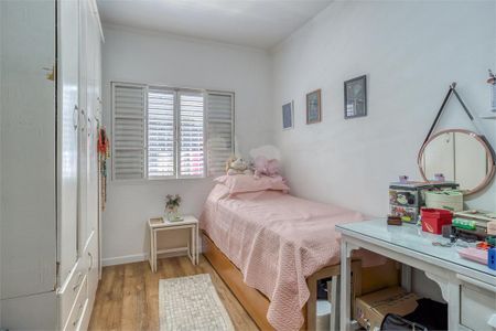 Casa à venda com 108m², 4 quartos e 2 vagas