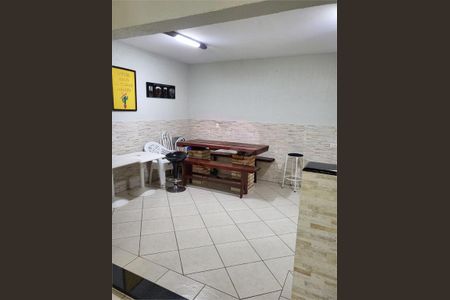 Casa à venda com 250m², 2 quartos e 8 vagas