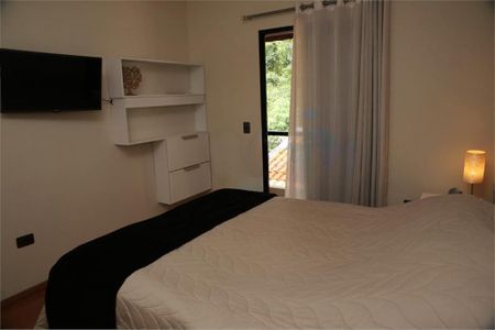 Casa à venda com 250m², 2 quartos e 8 vagas