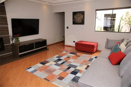 Casa à venda com 250m², 2 quartos e 8 vagas