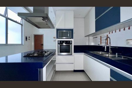 Apartamento à venda com 150m², 3 quartos e sem vagaCozinha