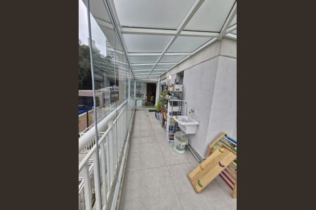 Apartamento à venda com 120m², 2 quartos e 2 vagasVaranda