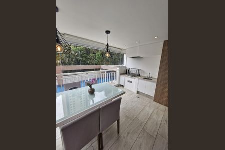 Apartamento à venda com 120m², 2 quartos e 2 vagasCozinha