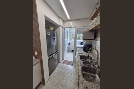 Apartamento à venda com 120m², 2 quartos e 2 vagasCozinha