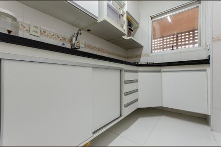 Apartamento à venda com 52m², 2 quartos e 1 vaga Apartamento à venda com 52m², 2 quartos e 1 vagaCozinha