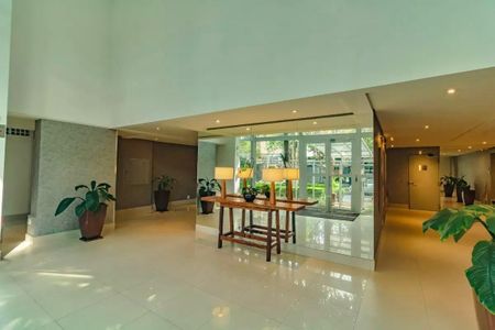 Apartamento à venda com 93m², 2 quartos e 2 vagasHall social