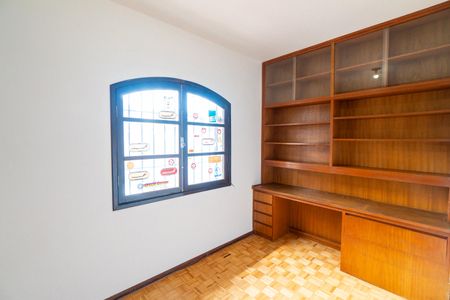 Casa à venda com 174m², 3 quartos e 2 vagasQuarto 2