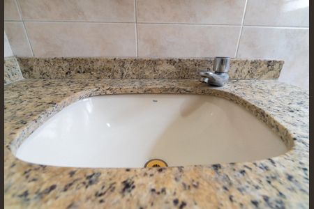 Casa à venda com 174m², 3 quartos e 2 vagasBanheiro Social