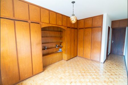 Casa à venda com 174m², 3 quartos e 2 vagasSuite