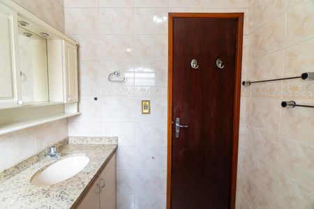 Casa à venda com 174m², 3 quartos e 2 vagasBanheiro da Suíte