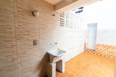 Casa à venda com 174m², 3 quartos e 2 vagasLavanderia