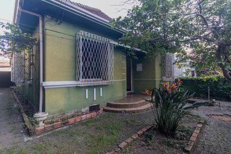 Casa à venda com 250m², 3 quartos e 1 vaga Casa à venda com 250m², 3 quartos e 1 vagaFachada