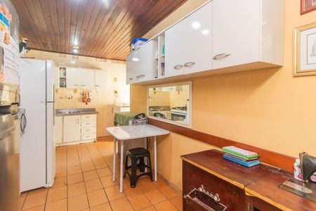 Casa à venda com 250m², 3 quartos e 1 vaga Casa à venda com 250m², 3 quartos e 1 vagaCozinha e Área de Serviço