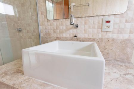 Banheiro da Suíte de casa para alugar com 3 quartos, 218m² em Jardim Uruguai, Campinas