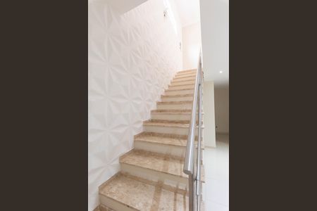 Casa para alugar com 218m², 3 quartos e 3 vagas Casa para alugar com 218m², 3 quartos e 3 vagasSala