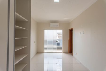 Casa para alugar com 218m², 3 quartos e 3 vagas Casa para alugar com 218m², 3 quartos e 3 vagasSuíte