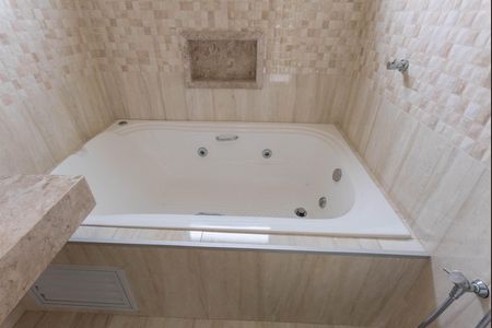 Casa para alugar com 218m², 3 quartos e 3 vagas Casa para alugar com 218m², 3 quartos e 3 vagasBanheiro da Suíte