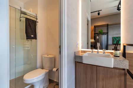 Banheiro de kitnet/studio para alugar com 1 quarto, 28m² em Perdizes, São Paulo