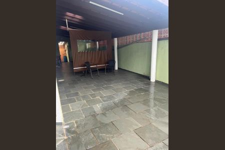Casa à venda com 206m², 2 quartos e 5 vagasFoto 01