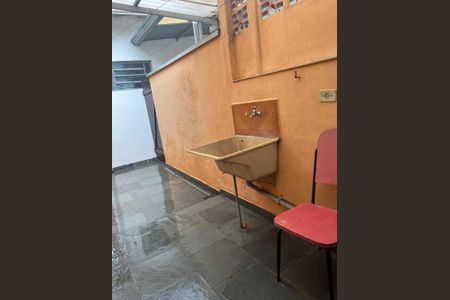 Casa à venda com 206m², 2 quartos e 5 vagasFoto 01