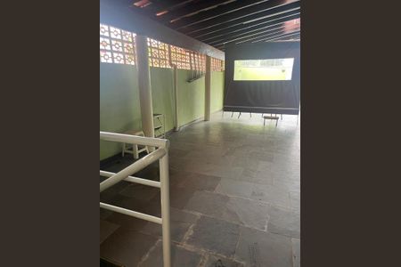 Casa à venda com 206m², 2 quartos e 5 vagasFoto 01