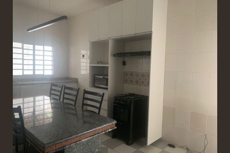 Casa para alugar com 4 quartos, 550m² em Pampulha, Belo Horizonte