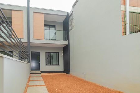 Casa à venda com 92m², 2 quartos e 1 vagaFachada