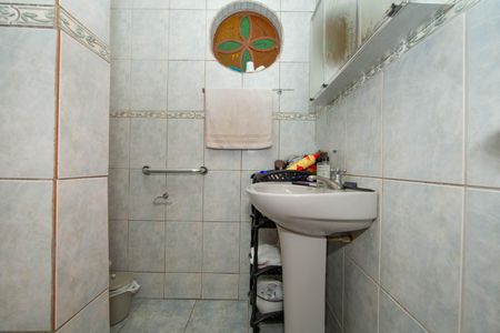 Casa à venda com 200m², 3 quartos e 1 vagaBanheiro