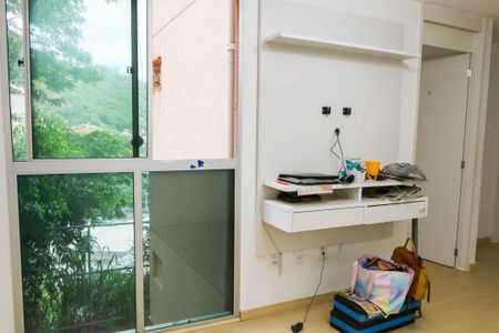 Sala de apartamento para alugar com 2 quartos, 50m² em Tomás Coelho, Rio de Janeiro