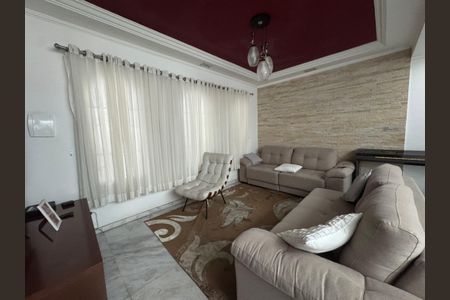 Casa à venda com 125m², 3 quartos e 2 vagasSala