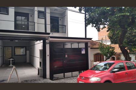 Casa à venda com 123m², 2 quartos e 2 vagas Casa à venda com 123m², 2 quartos e 2 vagasFachada