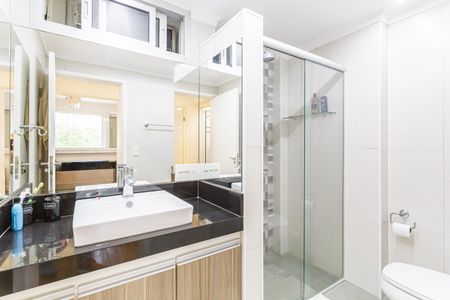 Apartamento à venda com 75m², 2 quartos e 1 vaga Apartamento à venda com 75m², 2 quartos e 1 vagaBanheiro Social