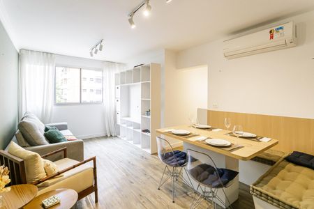 Sala de apartamento à venda com 2 quartos, 75m² em Moema, São Paulo