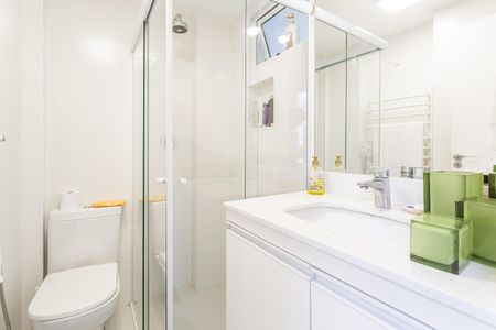 Apartamento à venda com 75m², 2 quartos e 1 vaga Apartamento à venda com 75m², 2 quartos e 1 vagaBanheiro da Suíte