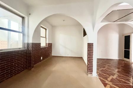 Casa à venda com 269m², 4 quartos e sem vagaSala 