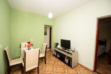 Casa para alugar com 190m², 5 quartos e 5 vagas Casa para alugar com 190m², 5 quartos e 5 vagasSala