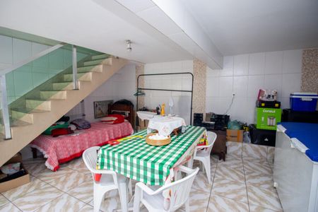 Casa para alugar com 190m², 5 quartos e 5 vagas Casa para alugar com 190m², 5 quartos e 5 vagasCozinha e Área de Serviço