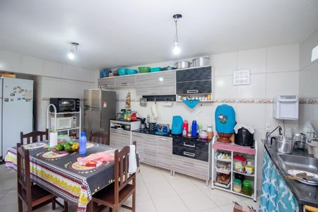 Casa para alugar com 190m², 5 quartos e 5 vagas Casa para alugar com 190m², 5 quartos e 5 vagasCozinha e Área de Serviço