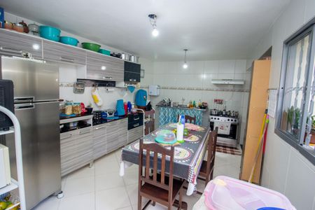 Casa para alugar com 190m², 5 quartos e 5 vagas Casa para alugar com 190m², 5 quartos e 5 vagasCozinha e Área de Serviço