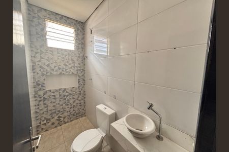 Banheiro de casa para alugar com 1 quarto, 40m² em Vila Libanesa, São Paulo