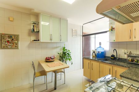 Apartamento à venda com 107m², 3 quartos e 2 vagasCozinha