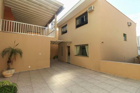 Casa à venda com 500m², 3 quartos e 5 vagasQuintal